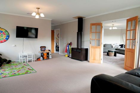 Photo of property in 86-88 Mcleavey Road, Ohau, Levin, 5570