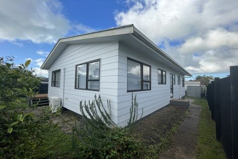 Photo of property in 94 Roberts Road, Te Atatu South, Auckland, 0610