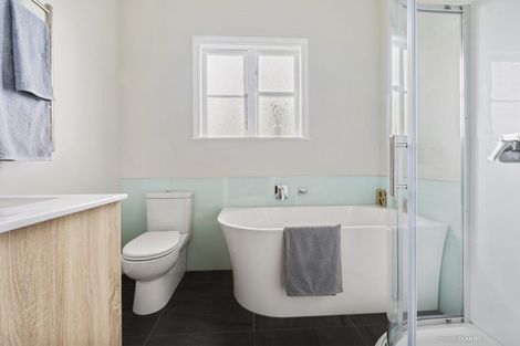 Photo of property in 82 Sunshine Avenue, Karori, Wellington, 6012