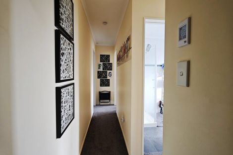 Photo of property in 36 Hewlett Road, Massey, Auckland, 0614