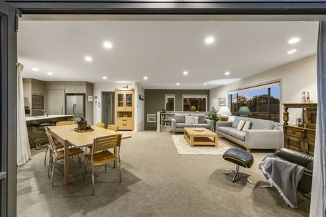 Photo of property in 16 Santa Barbara Drive, Papamoa Beach, Papamoa, 3118