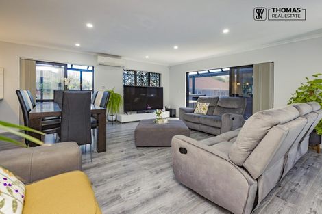 Photo of property in 10a Gainsborough Street, Manurewa, Auckland, 2102