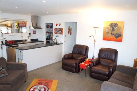 Photo of property in 21 Kuparu Place, Ruakaka, 0116