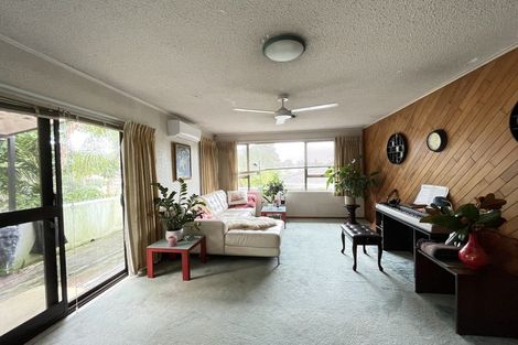 Photo of property in 32 Regency Place, Sunnynook, Auckland, 0632