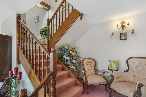 Photo of property in 32 Takahe Drive, Cashmere, Christchurch, 8022