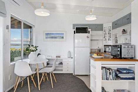 Photo of property in 22 Alberta Street, Acacia Bay, Taupo, 3330