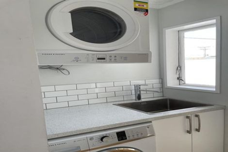 Photo of property in 200f1 Onepu Road, Lyall Bay, Wellington, 6022