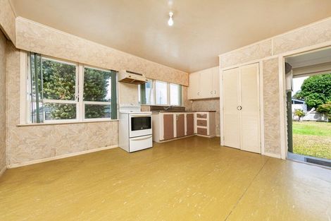 Photo of property in 12 Montmere Avenue, Te Atatu Peninsula, Auckland, 0610