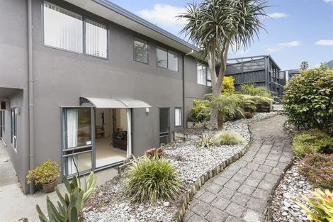 Photo of property in 3 San Pablo Way, Henderson, Auckland, 0612
