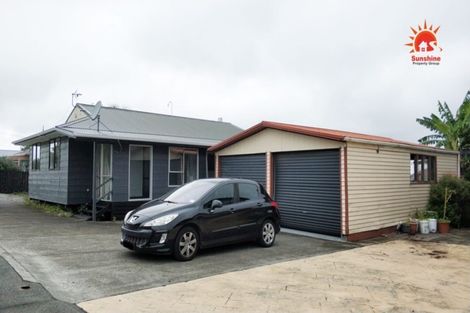 Photo of property in 148 Don Buck Road, Massey, Auckland, 0614