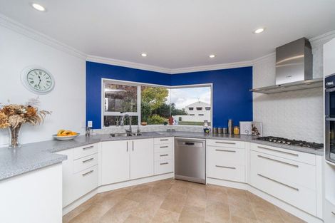 Photo of property in 98 John F Kennedy Drive, Milson, Palmerston North, 4414