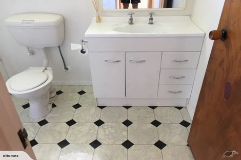 Photo of property in 4b Peter Hall Drive, Kelvin Grove, Palmerston North, 4414