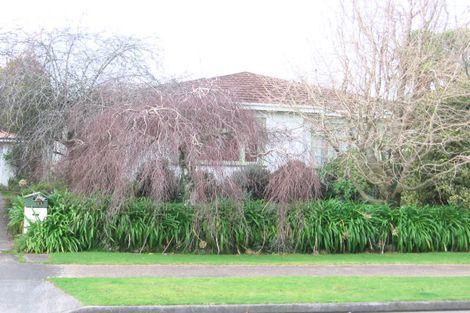 Photo of property in 11 Phoenix Avenue, Hokowhitu, Palmerston North, 4410