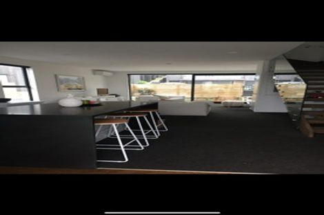 Photo of property in 20u2 Trent Street, Island Bay, Wellington, 6023