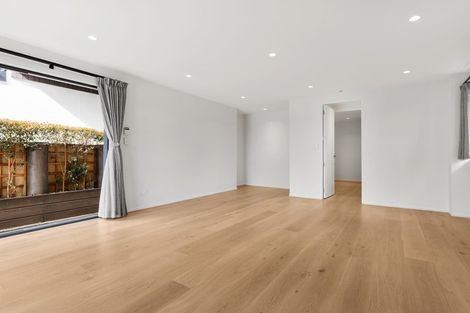 Photo of property in 19 Kinmont Rise, East Tamaki Heights, Auckland, 2016