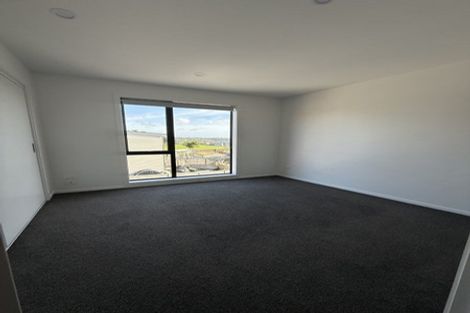 Photo of property in 2/504 Don Buck Road, Massey, Auckland, 0614