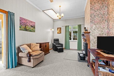 Photo of property in 27 Dublin Street, Martinborough, 5711