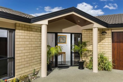 Photo of property in 7 San Vito Place, Henderson, Auckland, 0612