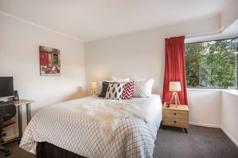 Photo of property in 10 Kowhai Street, Tawa, Wellington, 5028