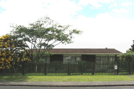 Photo of property in 2 Ozich Avenue, Te Atatu South, Auckland, 0610