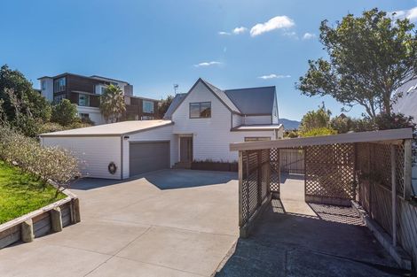 Photo of property in 5 Falla Street, Paraparaumu Beach, Paraparaumu, 5032