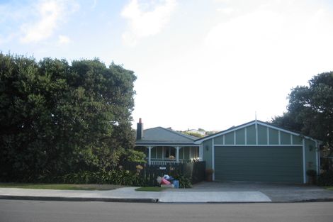 Photo of property in 11 Richard Street, Titahi Bay, Porirua, 5022