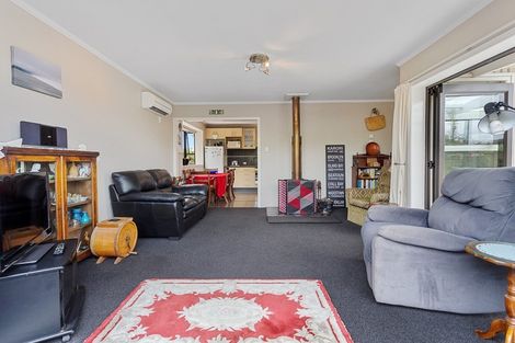 Photo of property in 5 Collins Drive, Waikuku Beach, 7402