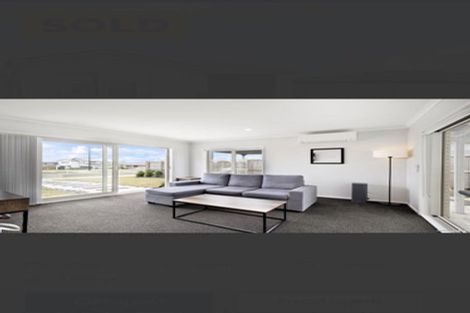 Photo of property in 30 Opouatu Avenue, Glenbrook, 2681