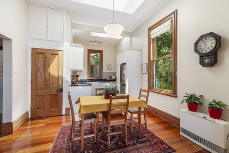 Photo of property in 37 Garden Road, Northland, Wellington, 6012