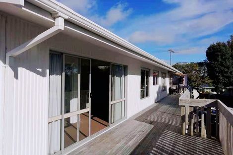 Photo of property in 31 Valley View Road, Glenfield, Auckland, 0629