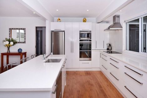 Photo of property in 51 Tiri Road, Manly, Whangaparaoa, 0930