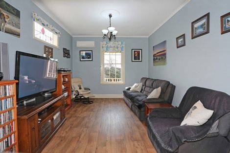 Photo of property in 110 Hastings Street, Halcombe, Feilding, 4779