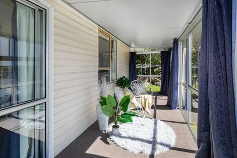 Photo of property in 5 Halyard Place, Whitby, Porirua, 5024