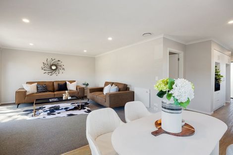 Photo of property in 12 Emmadale Lane, Hamilton East, Hamilton, 3216