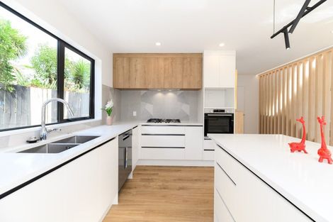 Photo of property in 15a Koromiko Street, New Lynn, Auckland, 0600