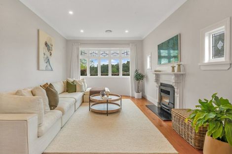 Photo of property in 17 Griggs Road, Whitford, Howick, 2571