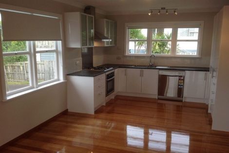 Photo of property in 89 Verbena Road, Birkdale, Auckland, 0626