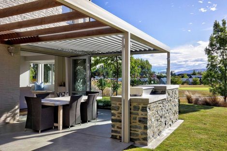Photo of property in 15 Ayrburn Ridge, Arrowtown, Queenstown, 9371