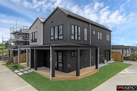 Photo of property in 18 Waimarie Drive, Karaka, 2578