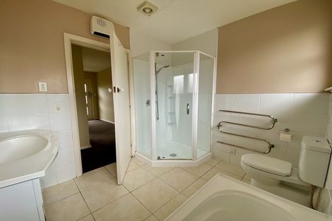 Photo of property in 14 Newbridge Place, Ilam, Christchurch, 8041