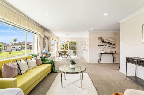Photo of property in 93 Westerham Drive, Dannemora, Auckland, 2016