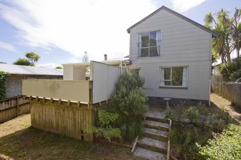 Photo of property in 1/127 Atkinson Road, Titirangi, Auckland, 0604