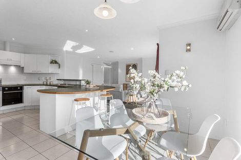 Photo of property in 32 Broadhaven Avenue, Parklands, Christchurch, 8083
