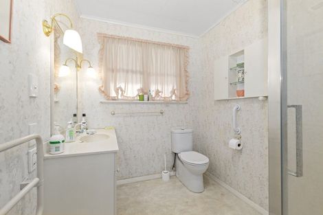 Photo of property in 15 Lyons Crescent, Strathmore Park, Wellington, 6022