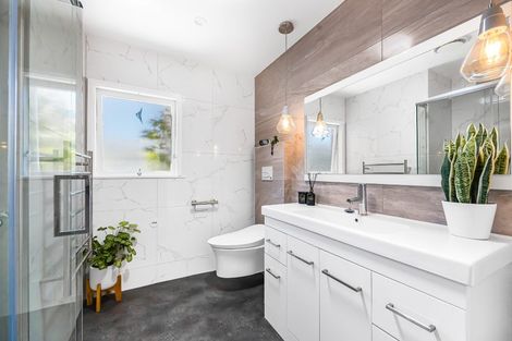 Photo of property in 39 Holland Road, Hillcrest, Auckland, 0627