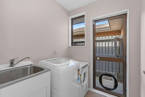 Photo of property in 6b Rolfe Place, Bishopdale, Christchurch, 8053