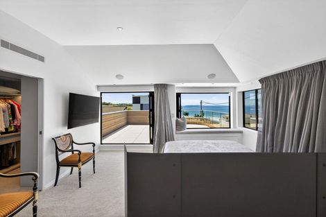 Photo of property in 1/60 Milford Road, Milford, Auckland, 0620