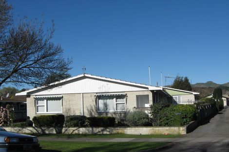 Photo of property in 2/35 Middle Road, Havelock North, 4130