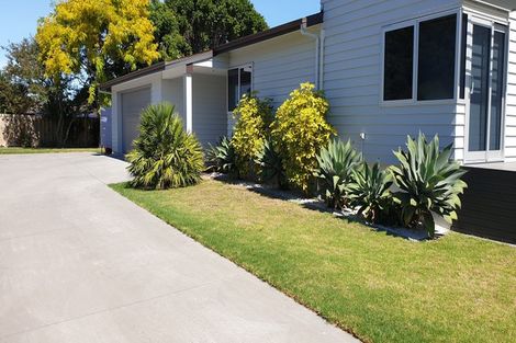 Photo of property in 2/249 One Tree Point Road, One Tree Point, 0118
