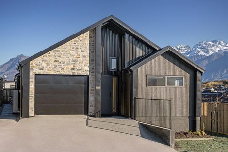 Photo of property in 47 Shepherd Road, Jacks Point, Queenstown, 9371
